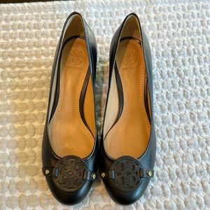 Black new Tory Burch block heels